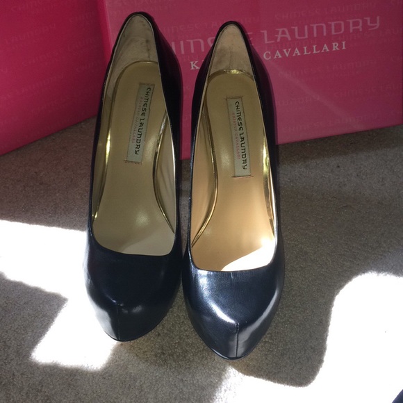 CHINESE LAUNDRY KRISTIN CAVALLARI KID LEATH PUMPS - Picture 1 of 8